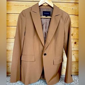 Banana Republic/ women’s camel blazer